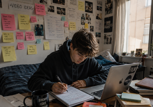 estudiante de comunicación audiovisual - Corriente Alterna