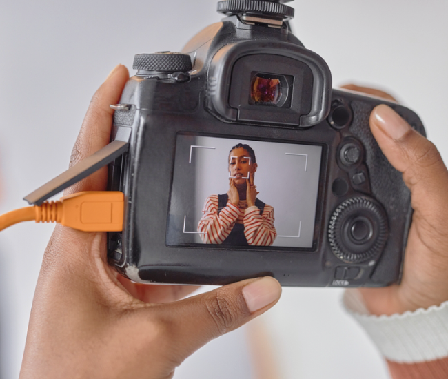 Cámara fotográfica - corriente alterna